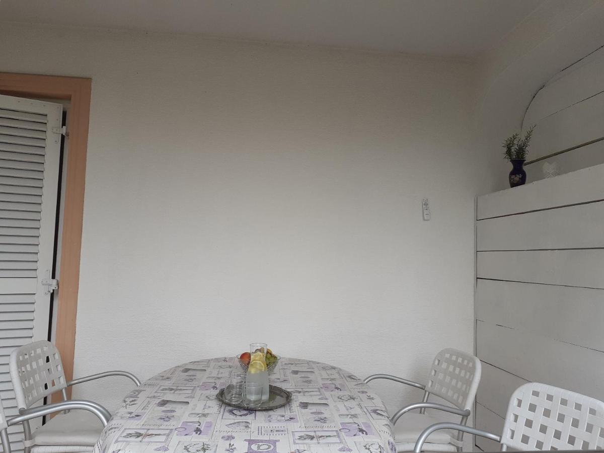 Apartment Conty On The Ground Floor Malinska Exterior foto